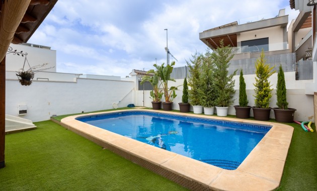 Herverkoop - Detached Villa -
Los Montesinos - La herrada