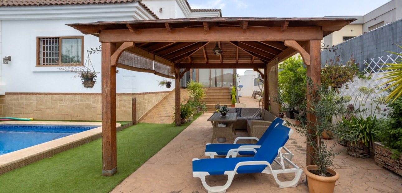 Herverkoop - Detached Villa -
Los Montesinos - La herrada