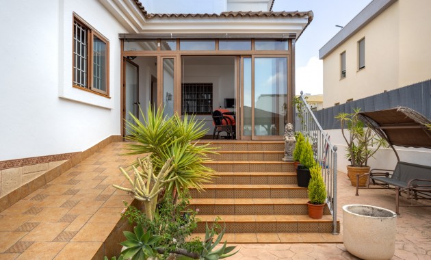 Herverkoop - Detached Villa -
Los Montesinos - La herrada