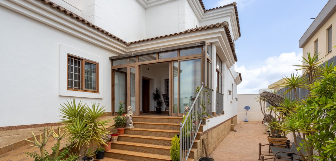 Herverkoop - Detached Villa -
Los Montesinos - La herrada