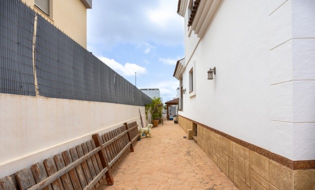Herverkoop - Detached Villa -
Los Montesinos - La herrada