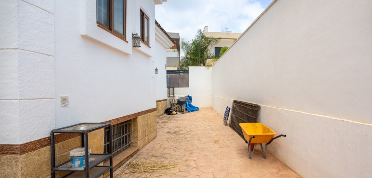 Herverkoop - Detached Villa -
Los Montesinos - La herrada