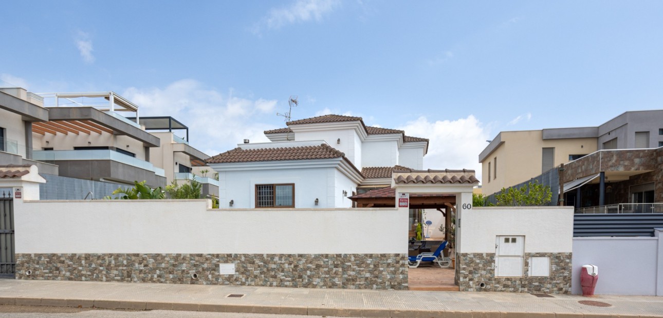 Herverkoop - Detached Villa -
Los Montesinos - La herrada
