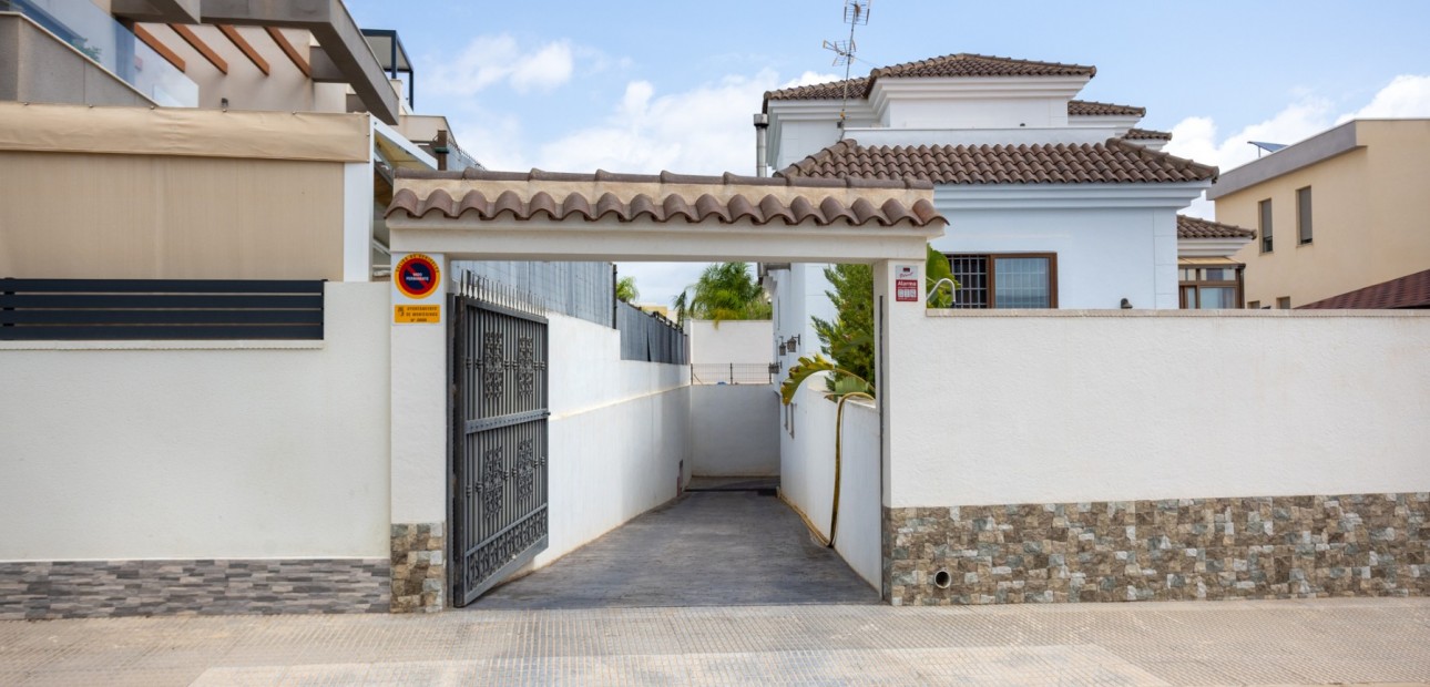 Herverkoop - Detached Villa -
Los Montesinos - La herrada