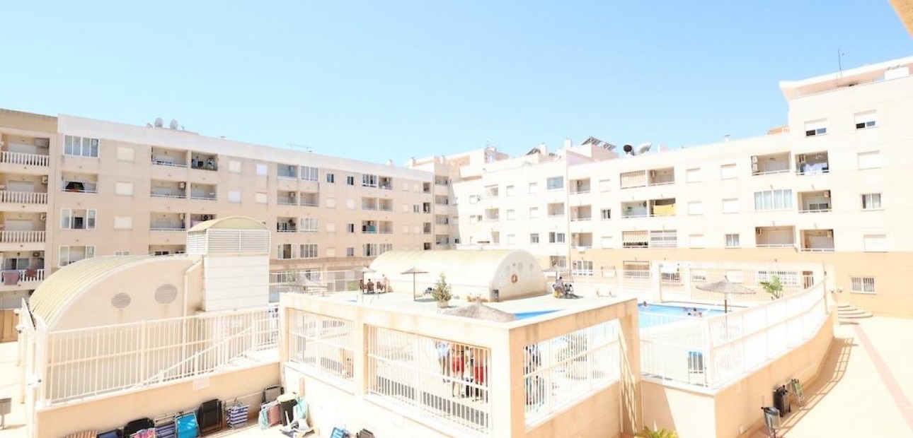 Sale - Apartment / flat -
Torrevieja - Playa de los locos
