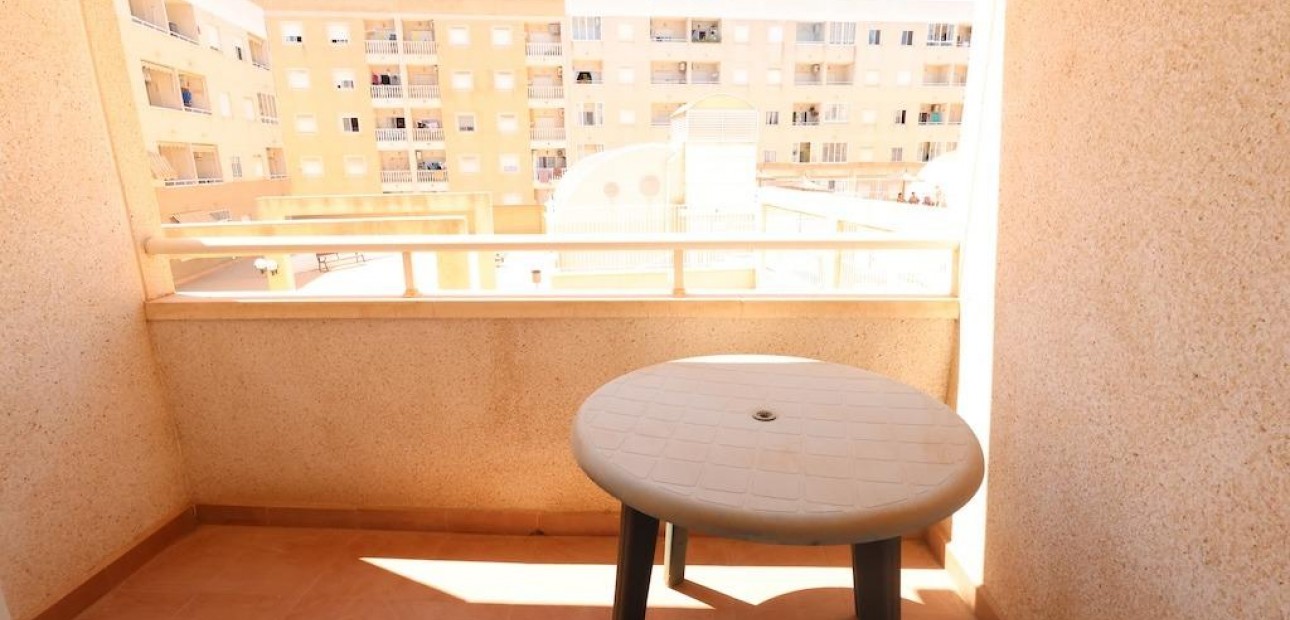 Sale - Apartment / flat -
Torrevieja - Playa de los locos