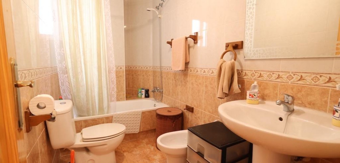 Sale - Apartment / flat -
Torrevieja - Playa de los locos