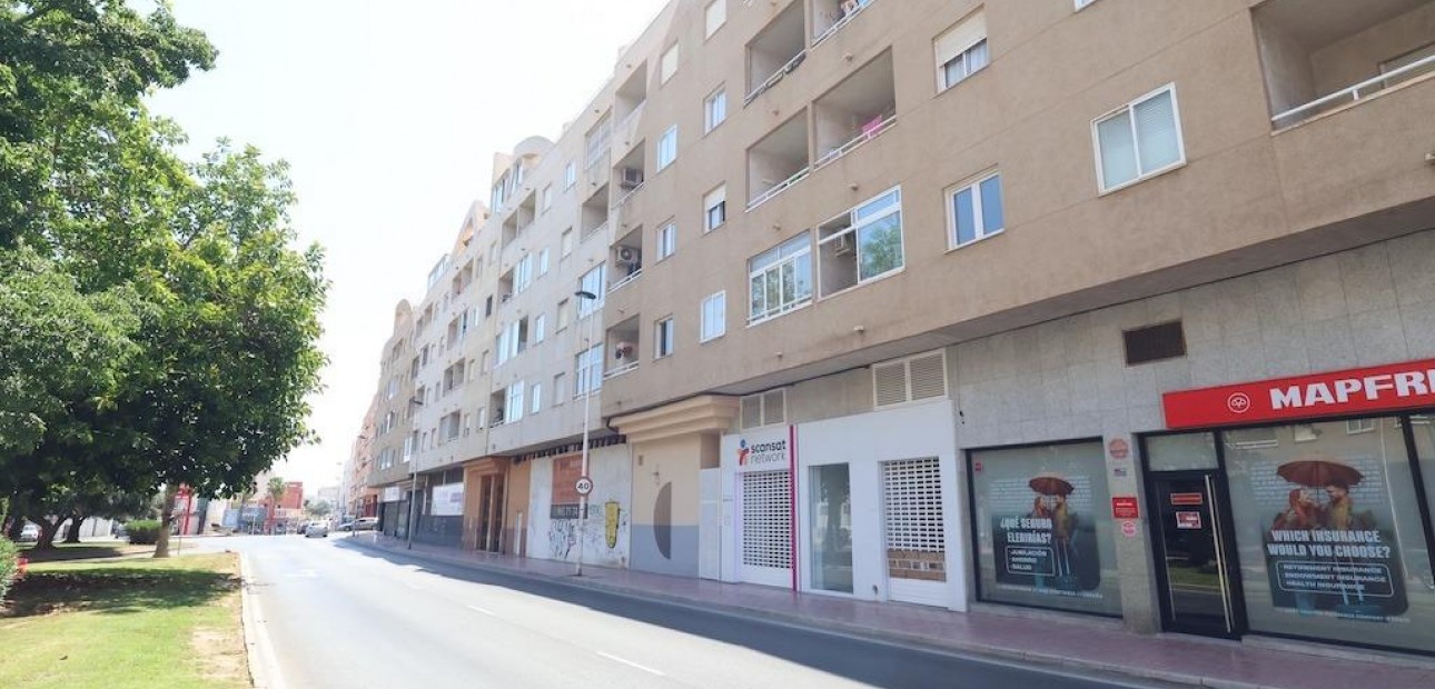 Sale - Apartment / flat -
Torrevieja - Playa de los locos