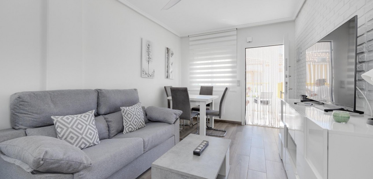 Herverkoop - Bungalow -
Torrevieja - Centro