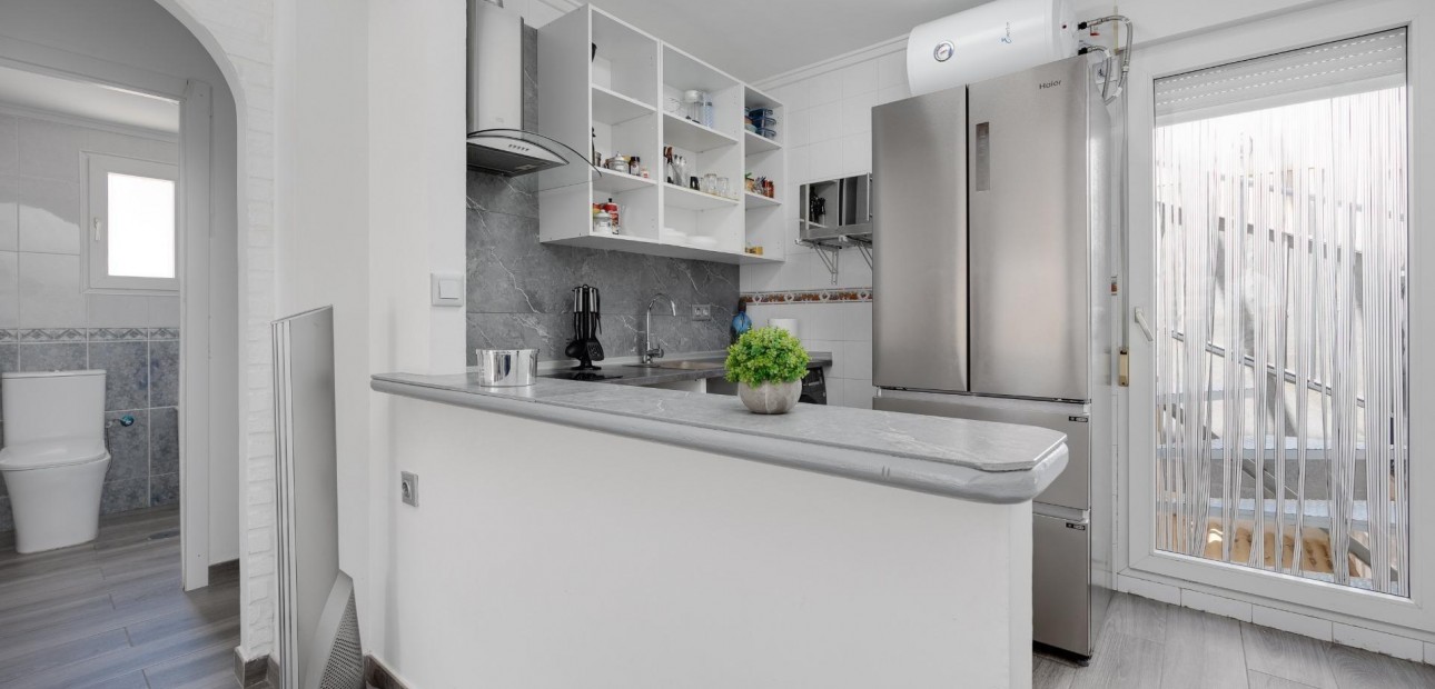 Herverkoop - Bungalow -
Torrevieja - Centro