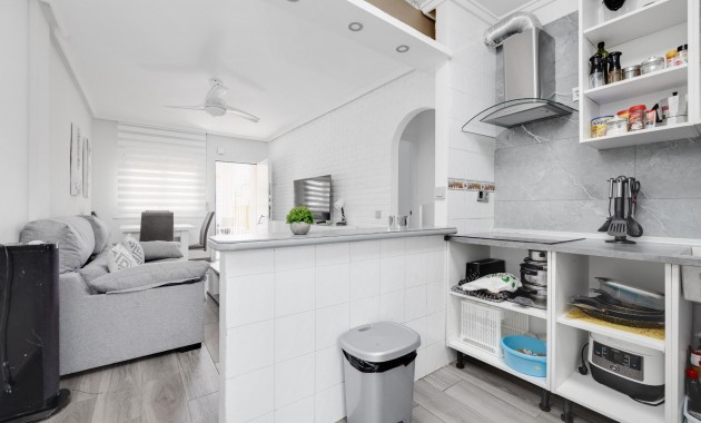 Herverkoop - Bungalow -
Torrevieja - Centro