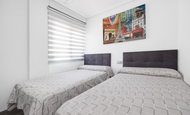 Herverkoop - Bungalow -
Torrevieja - Centro