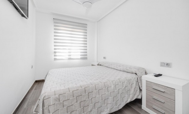 Herverkoop - Bungalow -
Torrevieja - Centro
