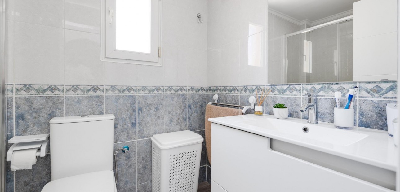 Herverkoop - Bungalow -
Torrevieja - Centro