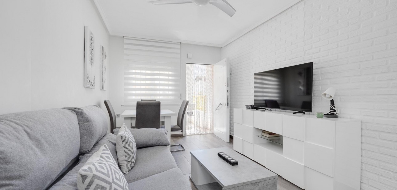 Herverkoop - Bungalow -
Torrevieja - Centro