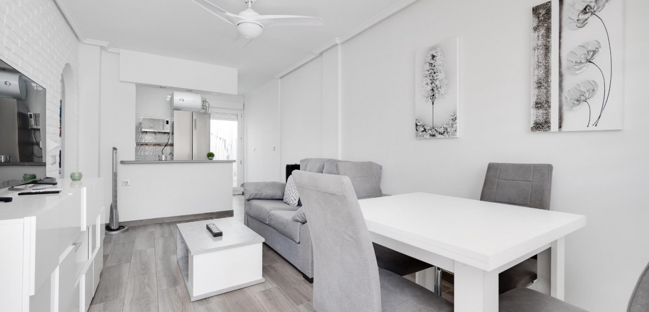 Herverkoop - Bungalow -
Torrevieja - Centro