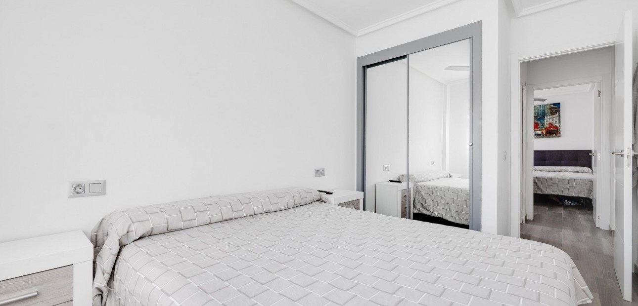 Herverkoop - Bungalow -
Torrevieja - Centro