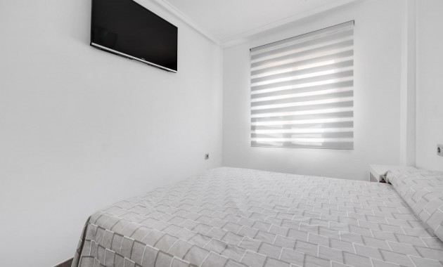 Herverkoop - Bungalow -
Torrevieja - Centro
