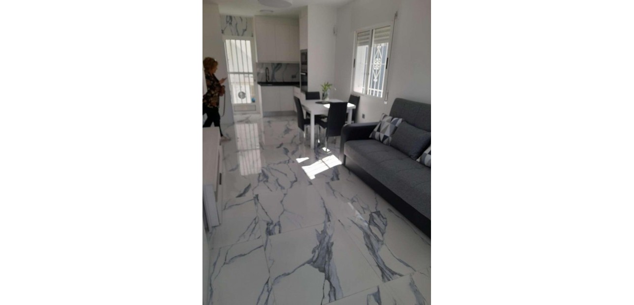Herverkoop - Villa -
Torrevieja - La Siesta - El Salado - Torreta