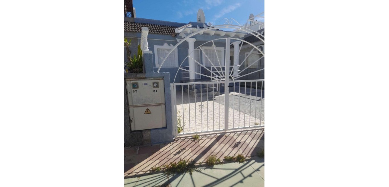 Herverkoop - Villa -
Torrevieja - La Siesta - El Salado - Torreta