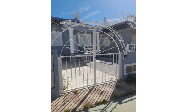 Herverkoop - Villa -
Torrevieja - La Siesta - El Salado - Torreta