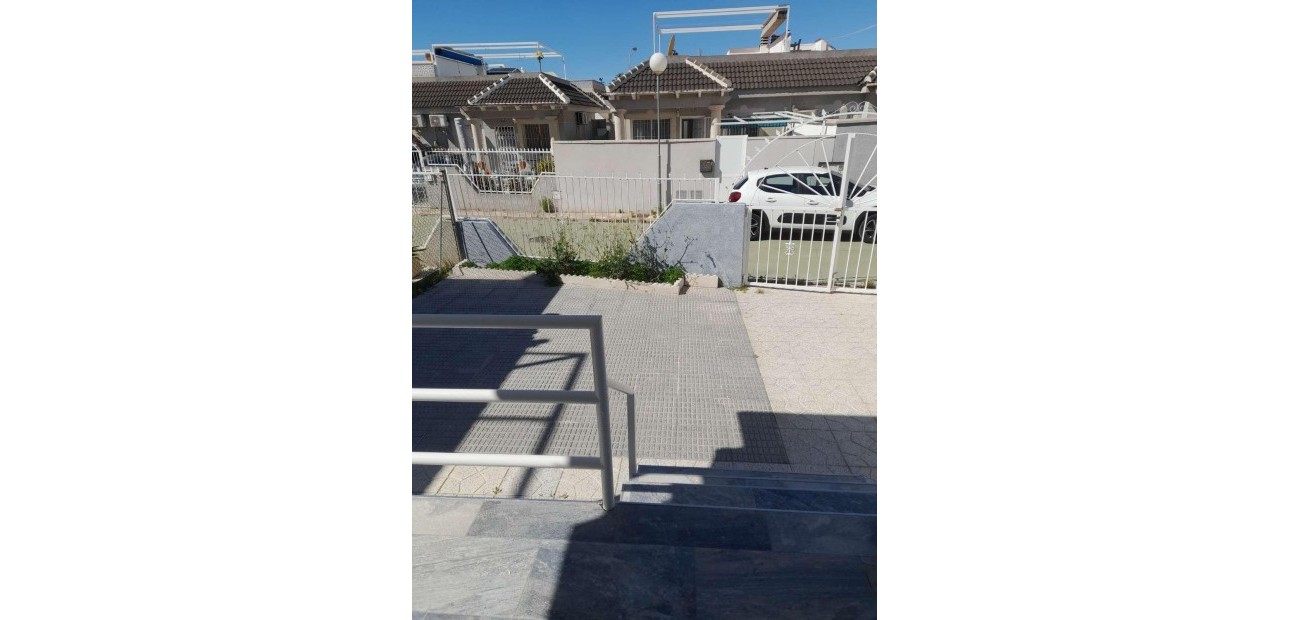 Herverkoop - Villa -
Torrevieja - La Siesta - El Salado - Torreta