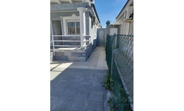 Herverkoop - Villa -
Torrevieja - La Siesta - El Salado - Torreta