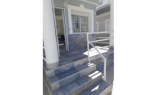 Herverkoop - Villa -
Torrevieja - La Siesta - El Salado - Torreta
