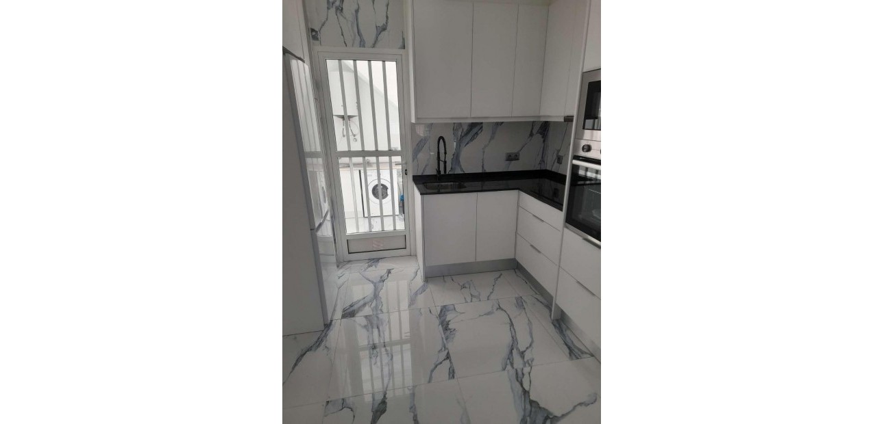 Herverkoop - Villa -
Torrevieja - La Siesta - El Salado - Torreta