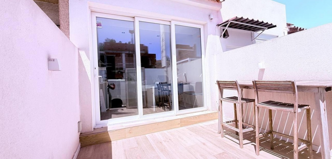 Herverkoop - Terraced house -
Orihuela Costa - Las Filipinas