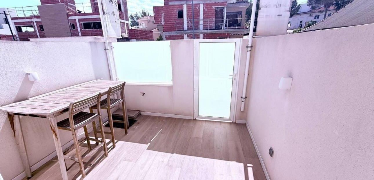 Herverkoop - Terraced house -
Orihuela Costa - Las Filipinas
