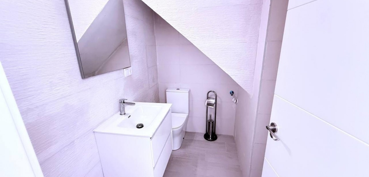 Herverkoop - Terraced house -
Orihuela Costa - Las Filipinas