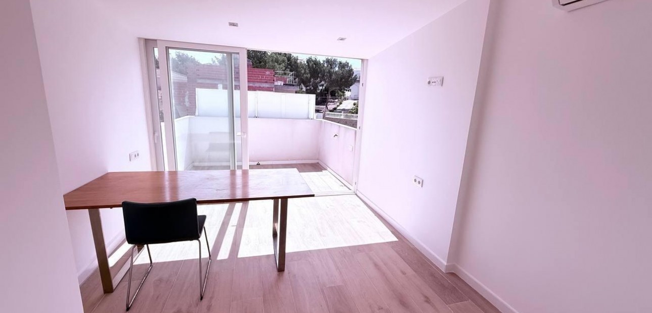 Herverkoop - Terraced house -
Orihuela Costa - Las Filipinas