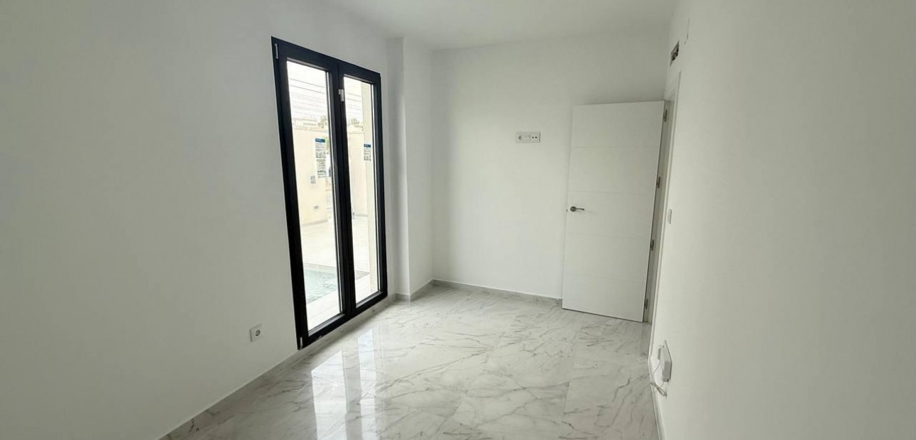 Herverkoop - Terraced house -
Orihuela Costa - Las Filipinas