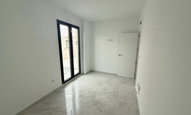 Herverkoop - Terraced house -
Orihuela Costa - Las Filipinas