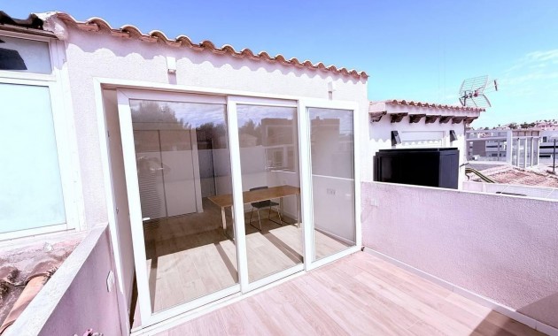 Herverkoop - Terraced house -
Orihuela Costa - Las Filipinas