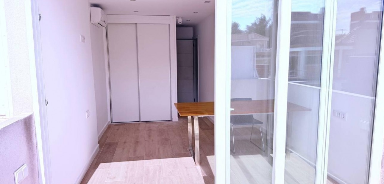Herverkoop - Terraced house -
Orihuela Costa - Las Filipinas
