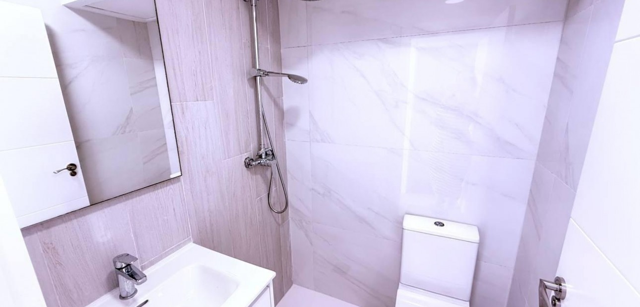 Herverkoop - Terraced house -
Orihuela Costa - Las Filipinas
