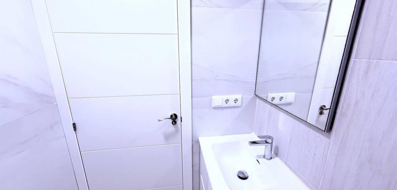 Herverkoop - Terraced house -
Orihuela Costa - Las Filipinas