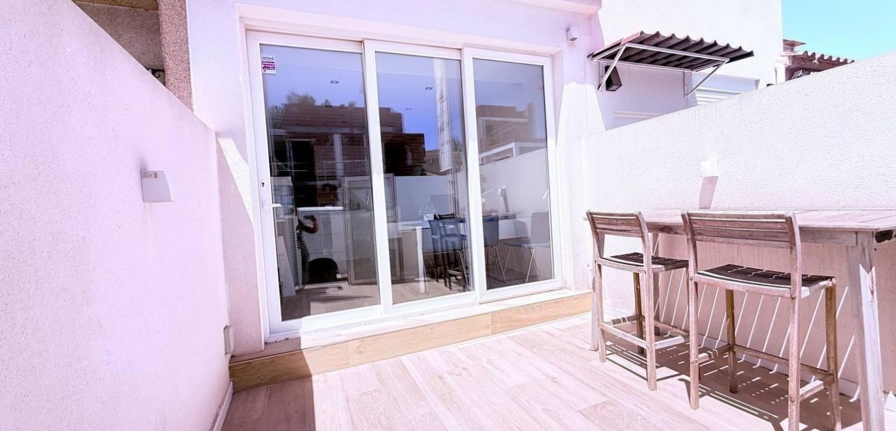 Herverkoop - Terraced house -
Orihuela Costa - Las Filipinas