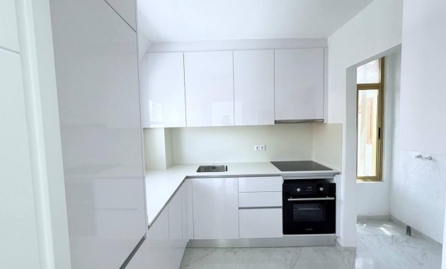 Herverkoop - Appartement / flat -
Torrevieja - La veleta