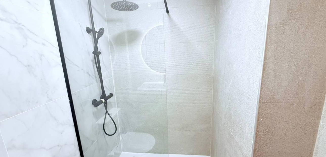 Herverkoop - Appartement / flat -
Torrevieja - La veleta