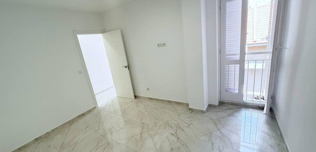 Herverkoop - Appartement / flat -
Torrevieja - La veleta