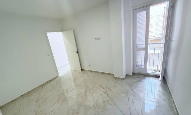 Herverkoop - Appartement / flat -
Torrevieja - La veleta