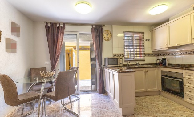 Venta - Adosado -
La Torreta - Torrevieja