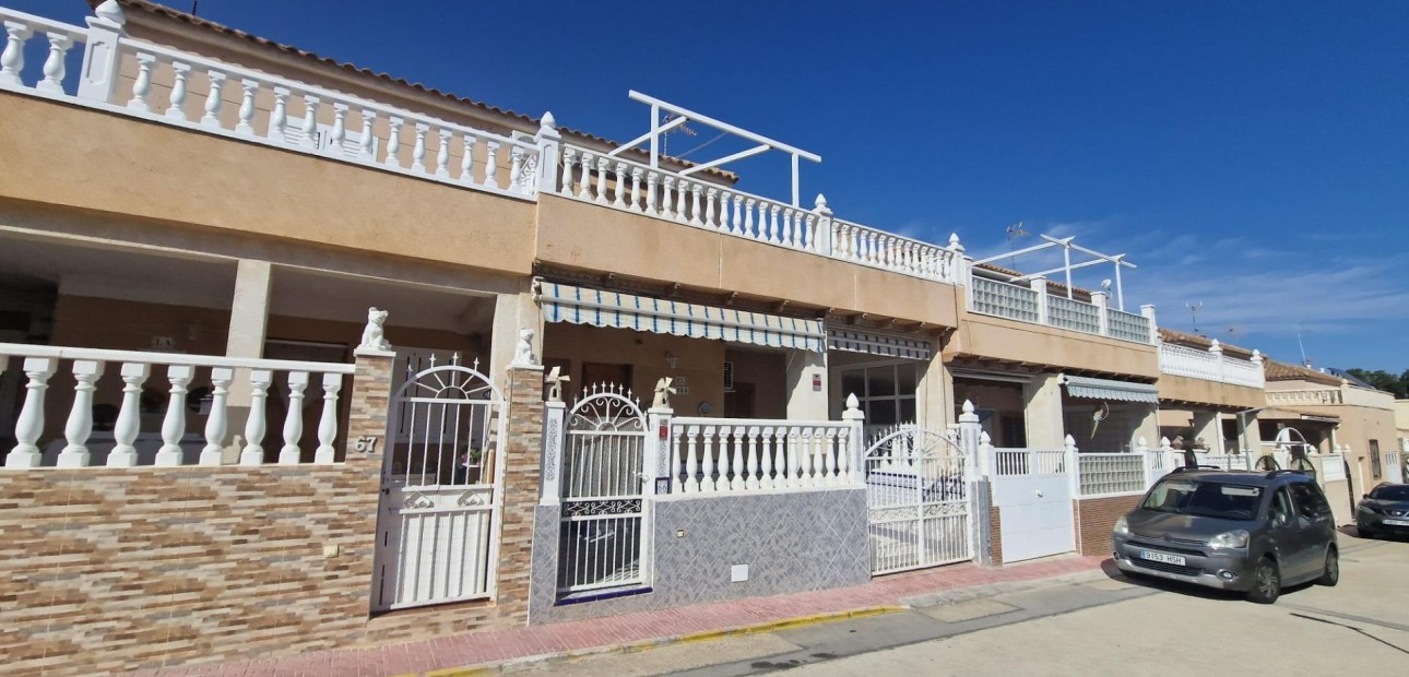 Sale - Terraced house -
Torrevieja - La siesta