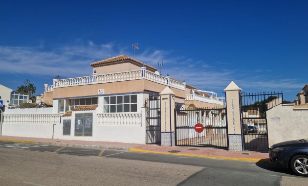 Sale - Terraced house -
Torrevieja - La siesta