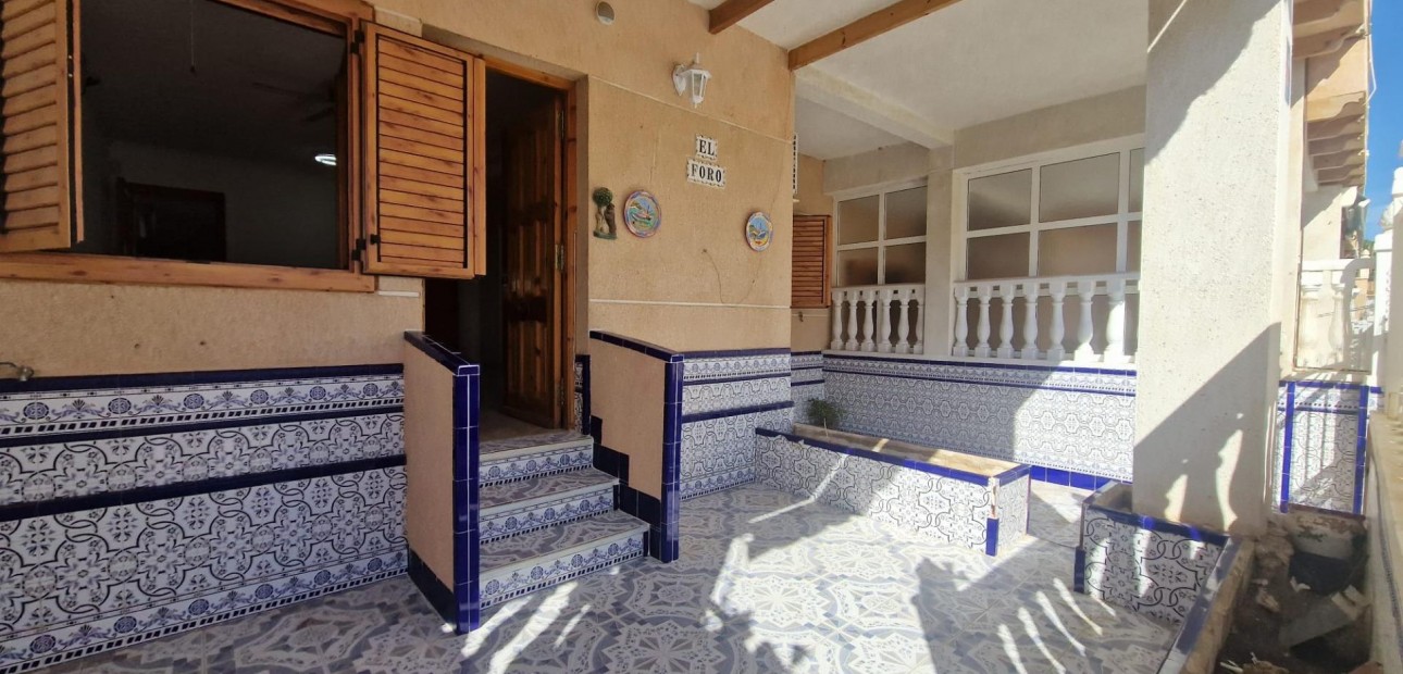 Sale - Terraced house -
Torrevieja - La siesta