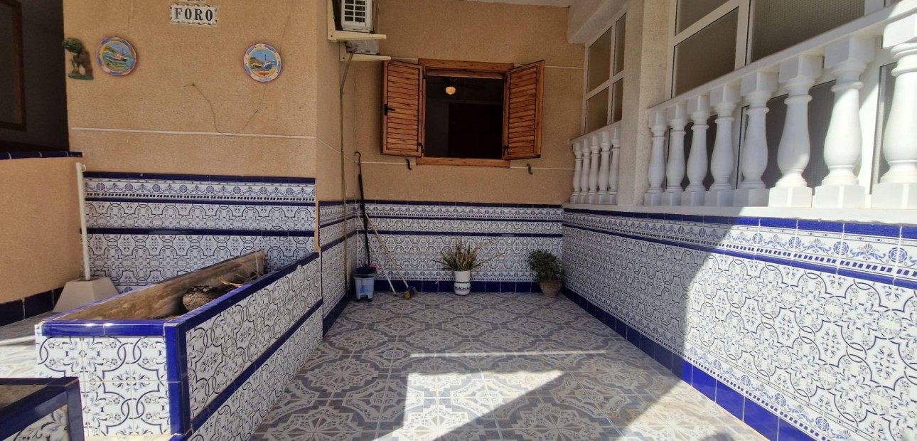 Sale - Terraced house -
Torrevieja - La siesta