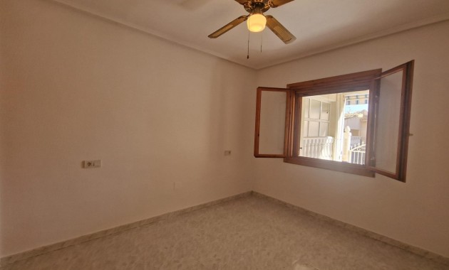 Sale - Terraced house -
Torrevieja - La siesta